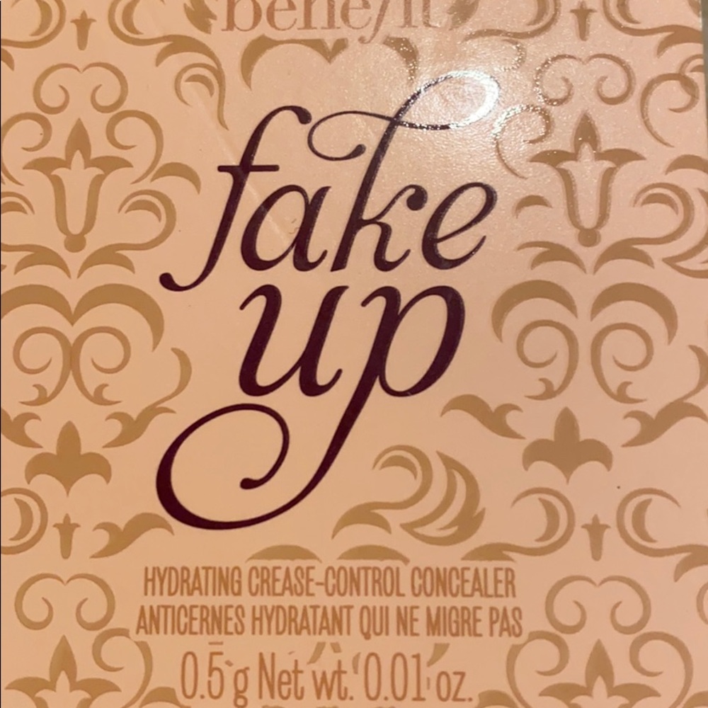 ~Benefit~ Fake Up Concealer
